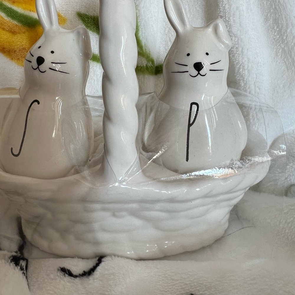 Rae Dunn bunny Salt and Pepper shakers 🐰💕